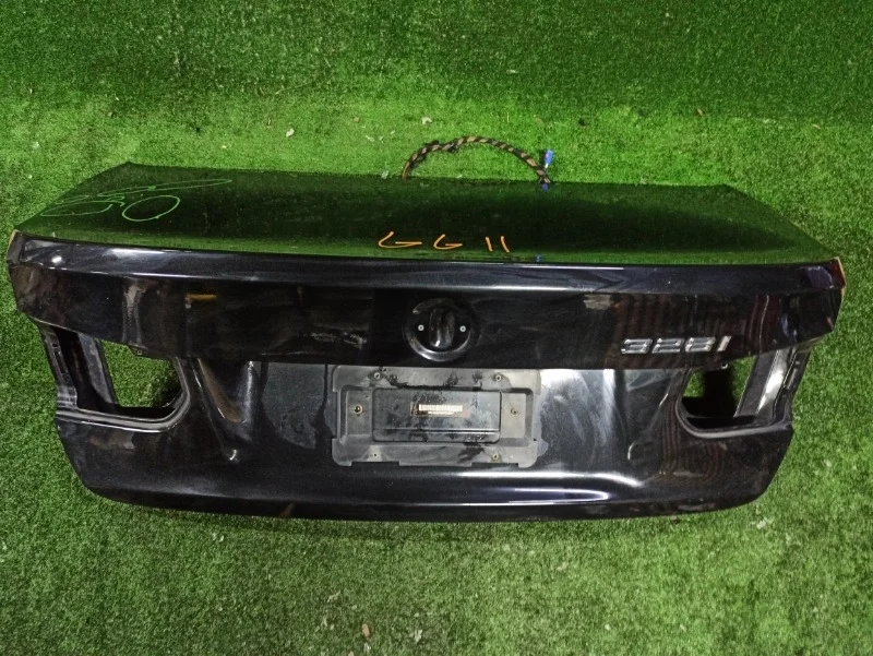 Крышка багажника BMW F30