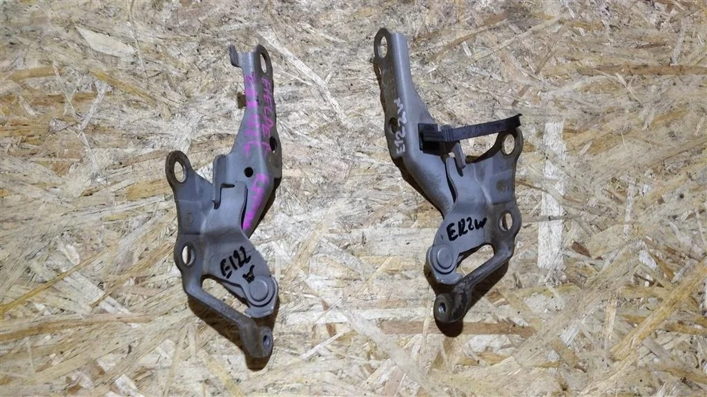 Б.у. петля капота (2шт) TOYOTA COROLLA E120 TOYOTA COROLLA E120