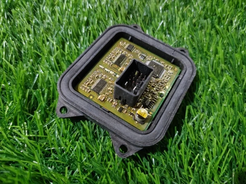 Блок управления адаптивными фарами BMW E92