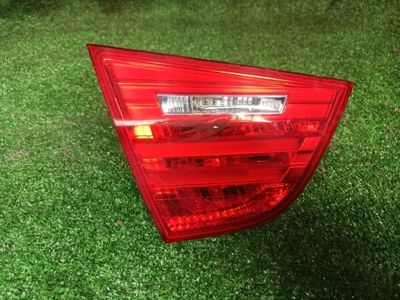 Фонарь в крышку багажника BMW E90