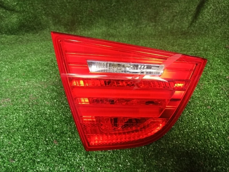 Фонарь в крышку багажника BMW E90