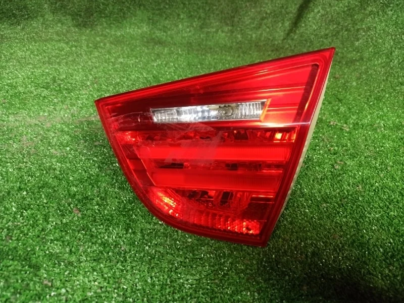 Фонарь в крышку багажника BMW E90