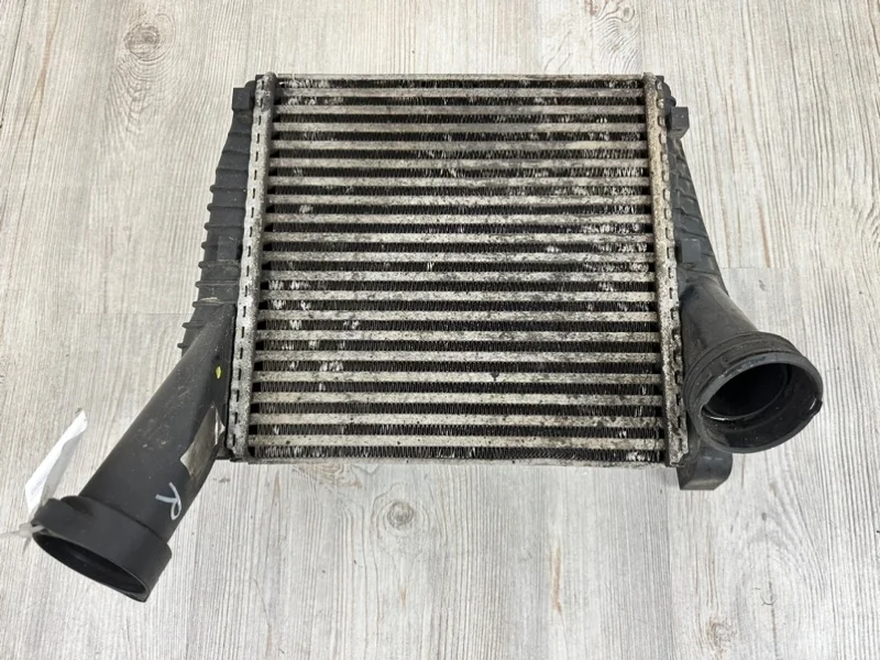 Радиатор интеркулера VW Touareg 2 2010-2018 7P