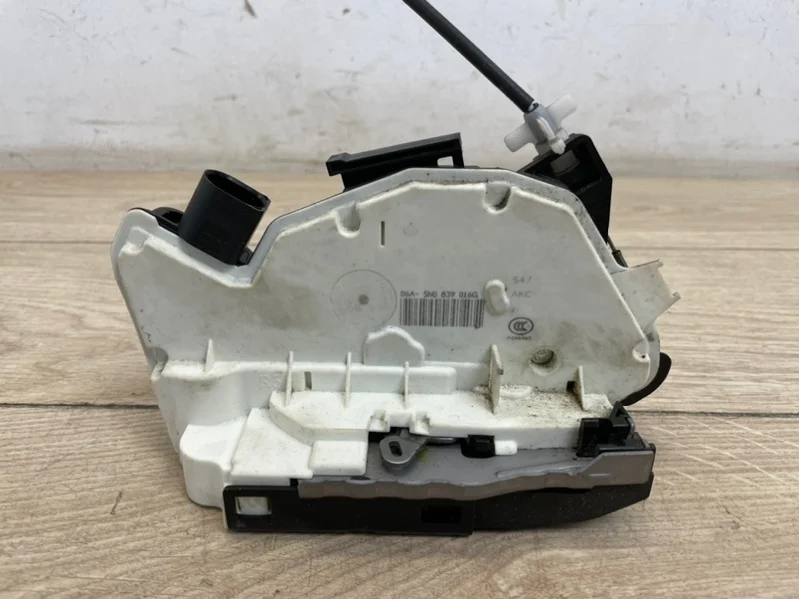 Замок двери VW Tiguan 2012-2018 5N
