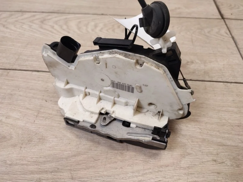 Замок двери VW Tiguan 2008-2018 5N