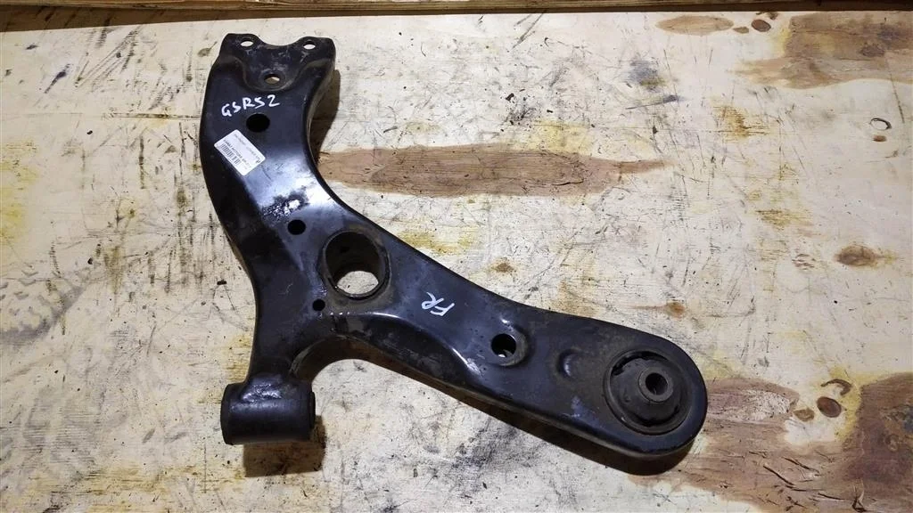Б.у. рычаг TOYOTA ESTIMA GSR50 TOYOTA ESTIMA GSR50