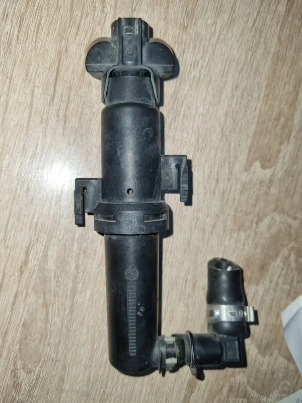 Форсунка омывателя фары Audi A3 2012 8PA