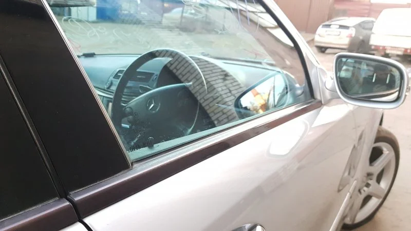 Продажа Mercedes-Benz E class 3.2D (204Hp) (648.961) RWD AT по запчастям