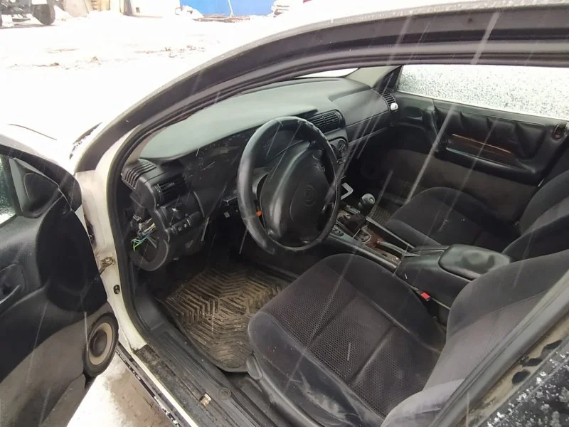 Продажа Opel Omega 2.0 (136Hp) (X20XEV) RWD MT по запчастям