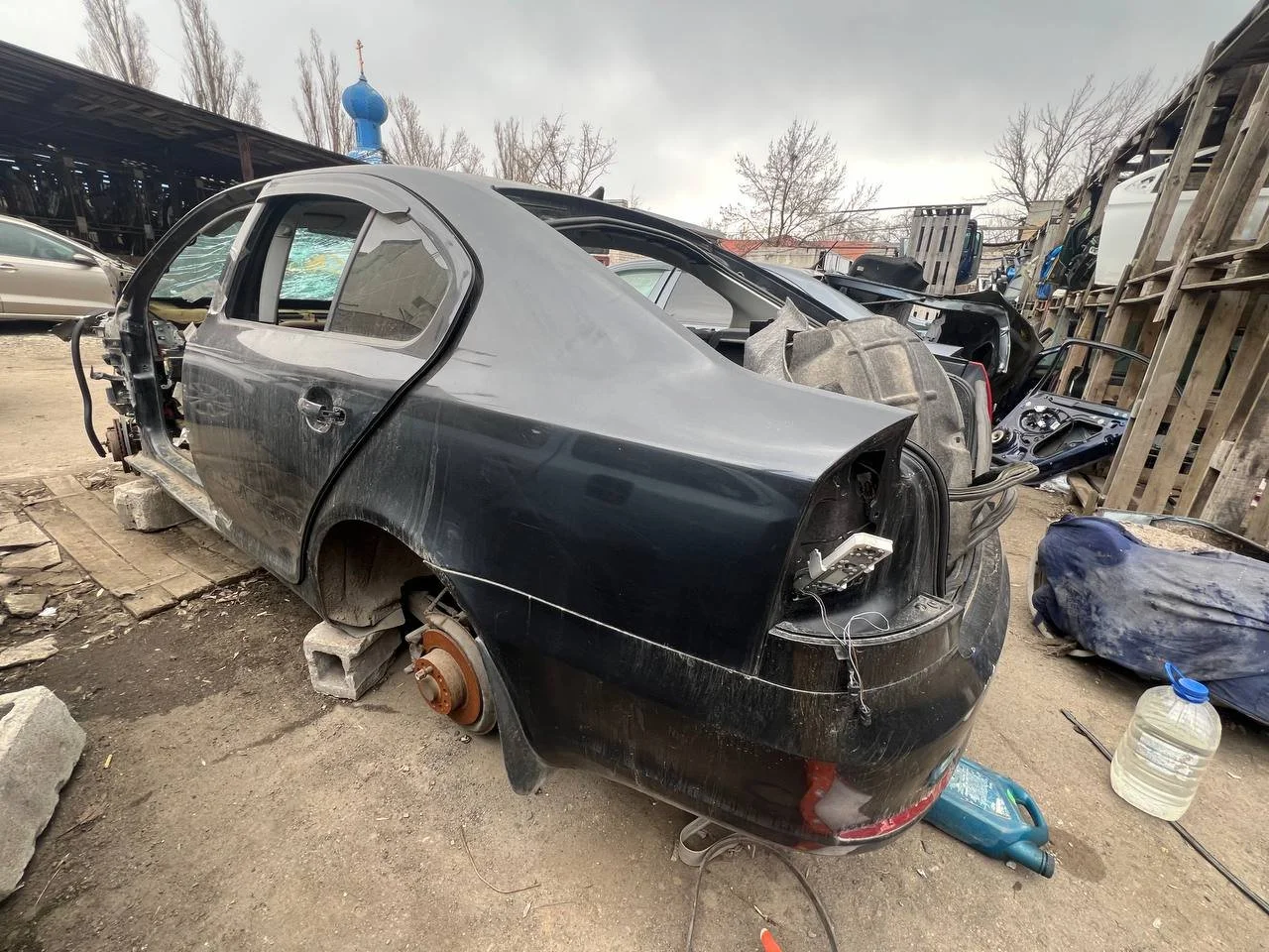 Продажа Skoda Octavia 1.6 (102Hp) (BSE) FWD MT по запчастям