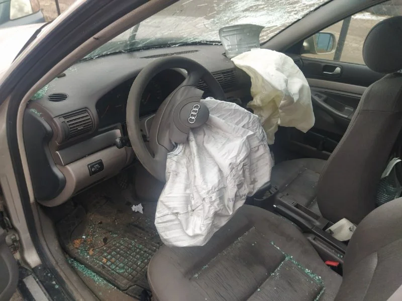 Продажа Audi A4 1.6 (101Hp) (ANA) FWD MT по запчастям