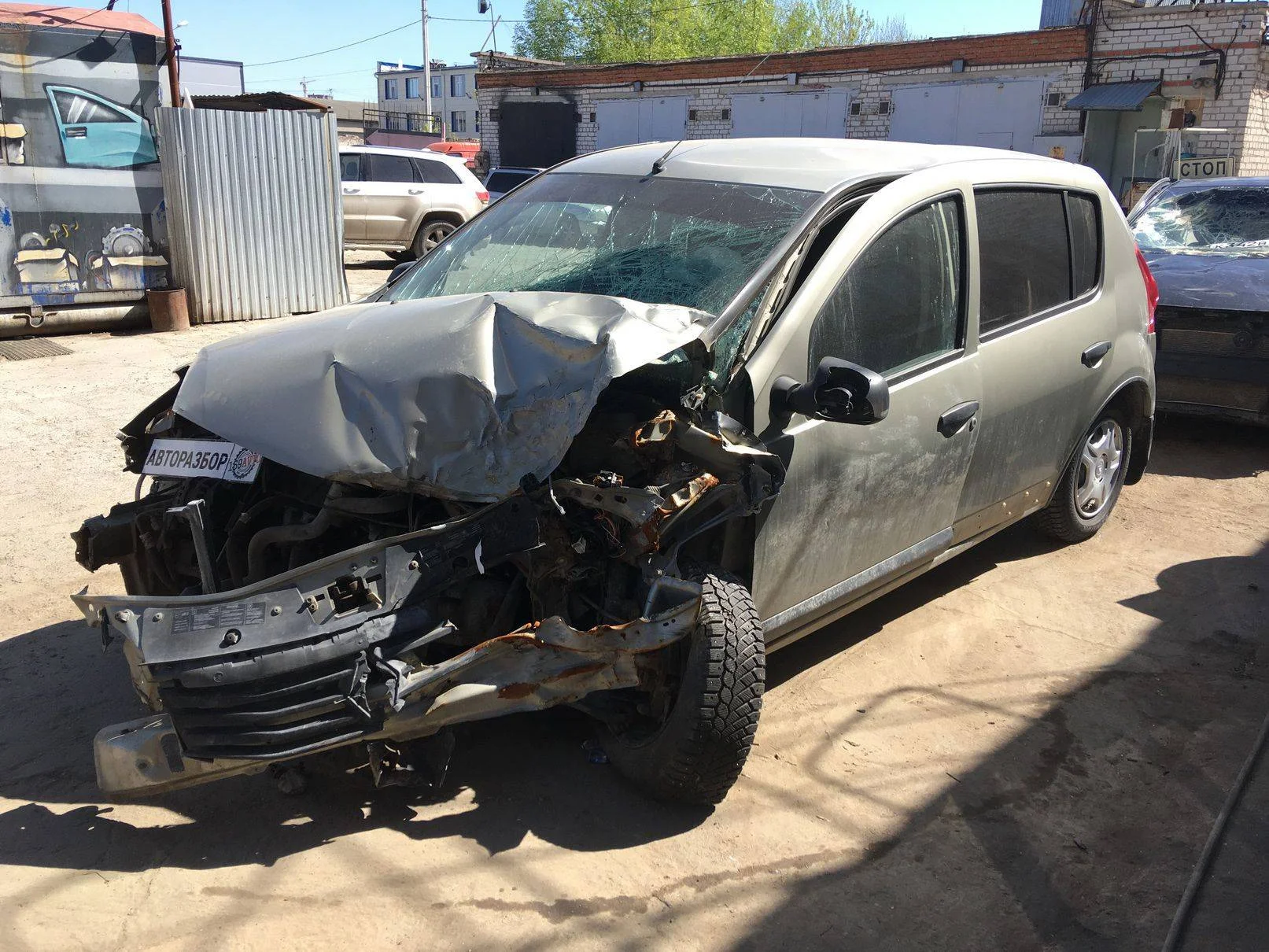 Продажа Renault Sandero 1.6 (84Hp) (K7M 800) FWD MT по запчастям