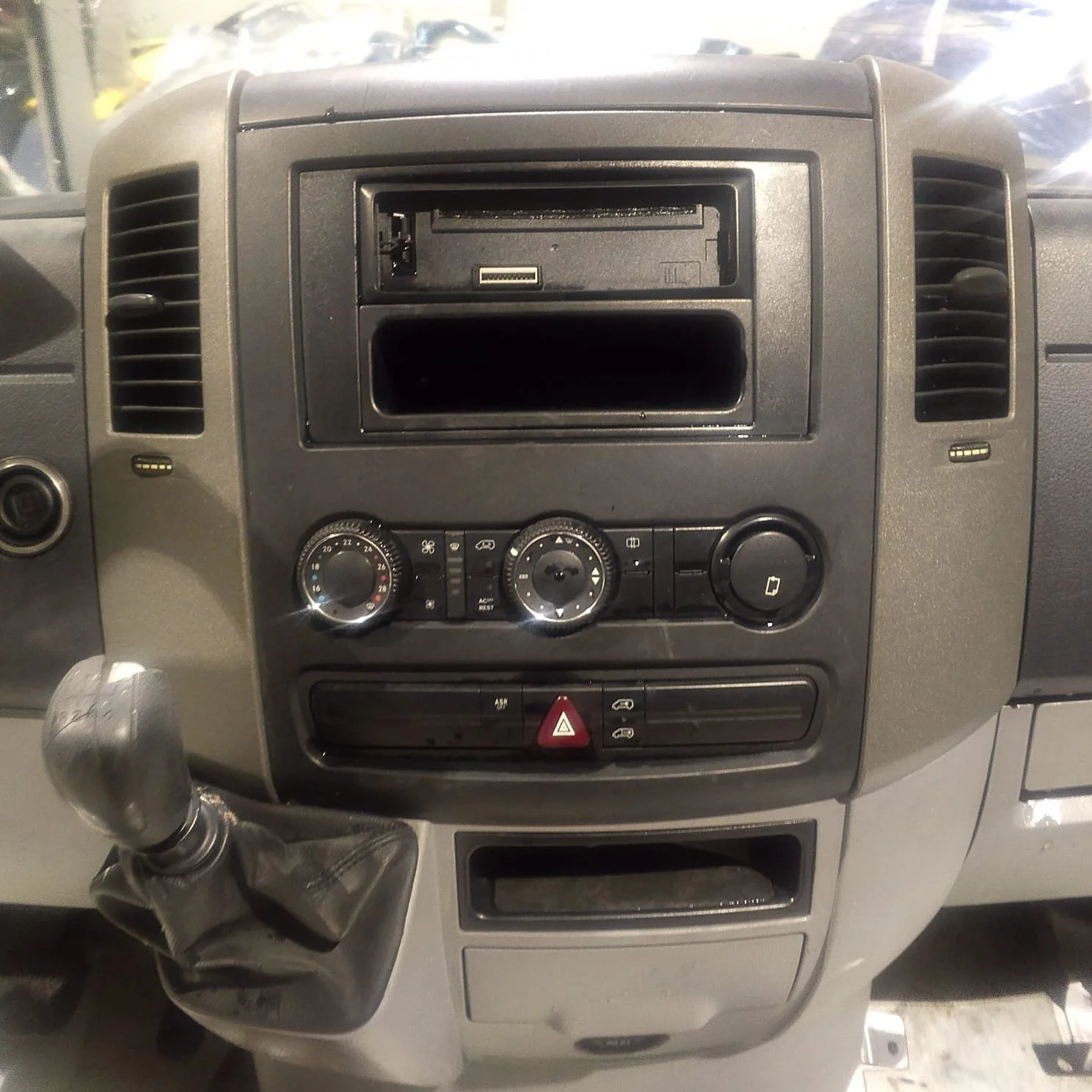 Продажа Mercedes-Benz Sprinter 2.1D (150Hp) (646.986) RWD MT по запчастям