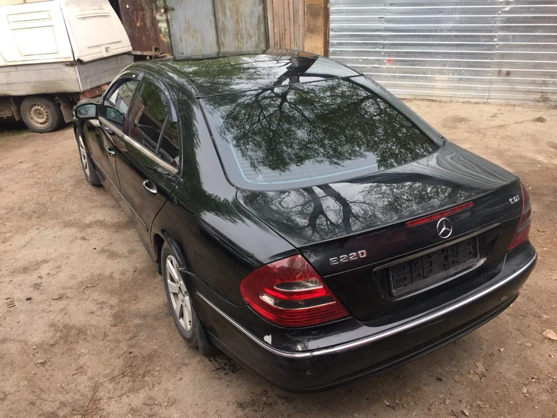 Продажа Mercedes-Benz E class 2.2D (150Hp) (646.961) RWD AT по запчастям