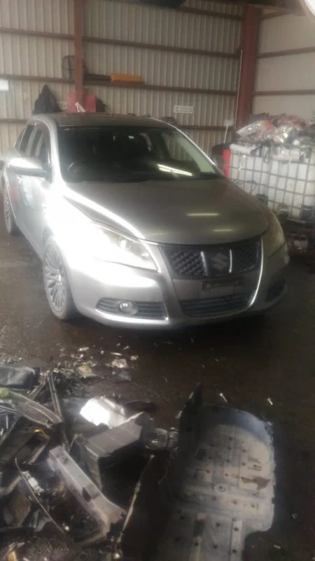 Продажа Suzuki Kizashi 2.4 (178Hp) (J24B) FWD CVT по запчастям
