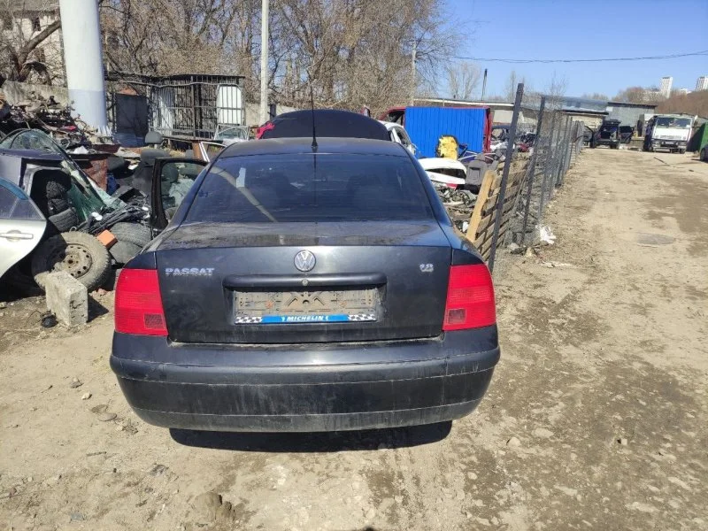 Продажа Volkswagen Passat 1.6 (101Hp) (AHL) FWD MT по запчастям