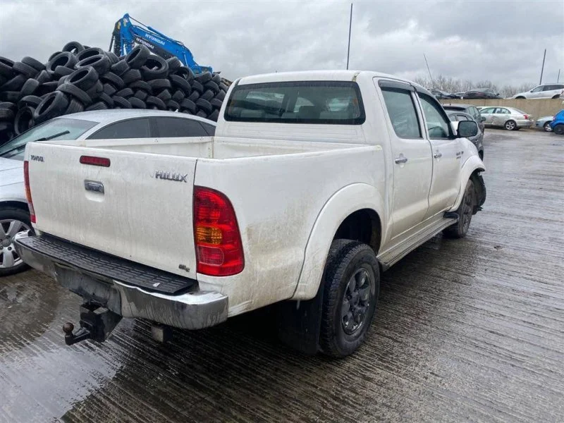 Продажа Toyota Hilux Pick Up 3.0D (171Hp) (1KD-FTV) 4WD MT по запчастям
