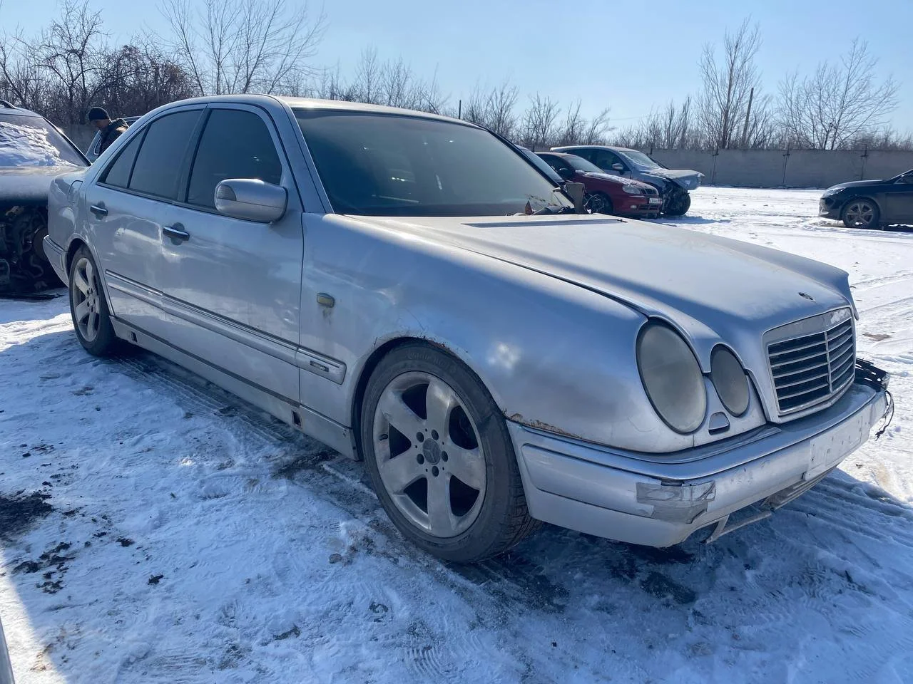 Продажа Mercedes-Benz E class 3.2 (220Hp) (104.995) RWD AT по запчастям