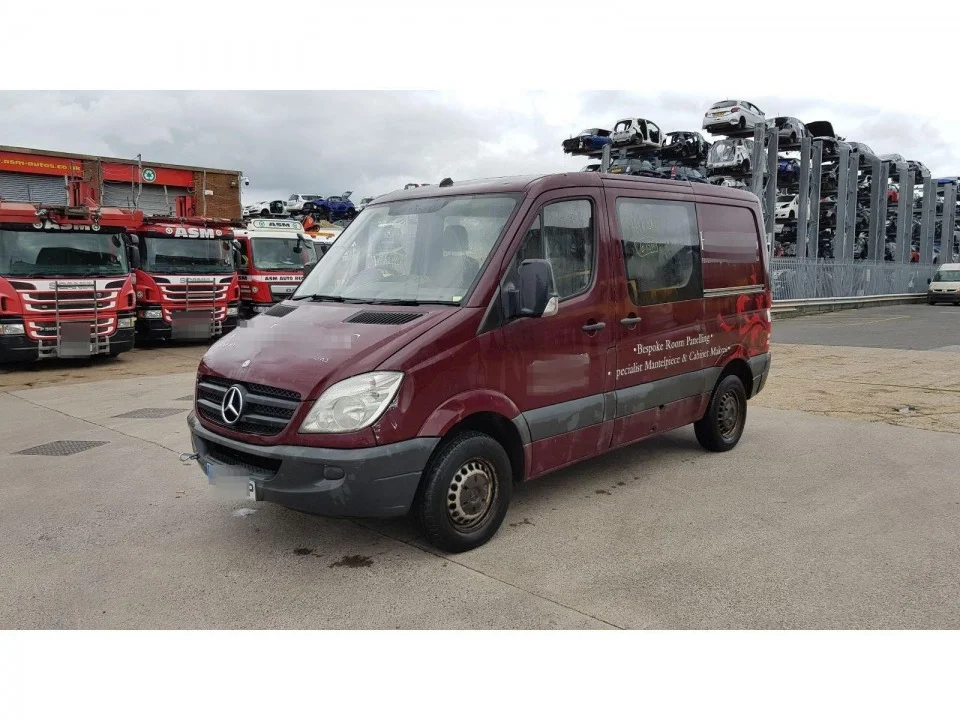 Продажа Mercedes-Benz Sprinter 2.1D (109Hp) (646.985) RWD MT по запчастям
