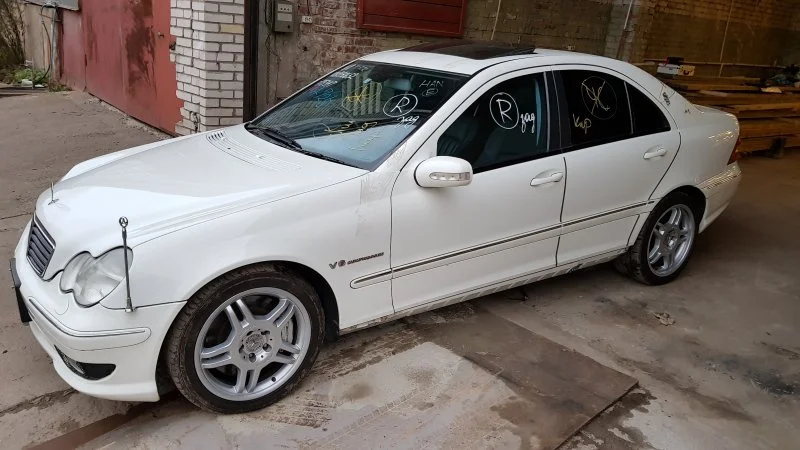 Продажа Mercedes-Benz C class 3.2 (354Hp) (112.961) RWD AT по запчастям