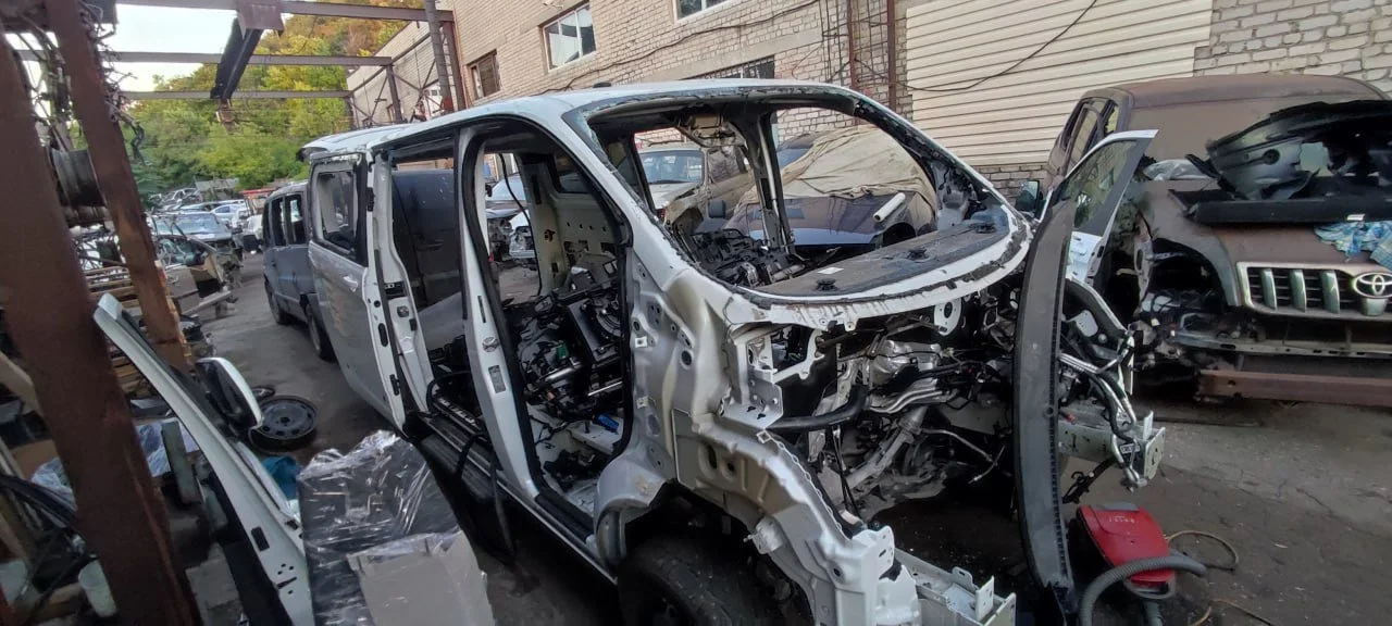 Продажа Ford Tourneo Custom 2.0D (185Hp) (BCFA) FWD MT по запчастям