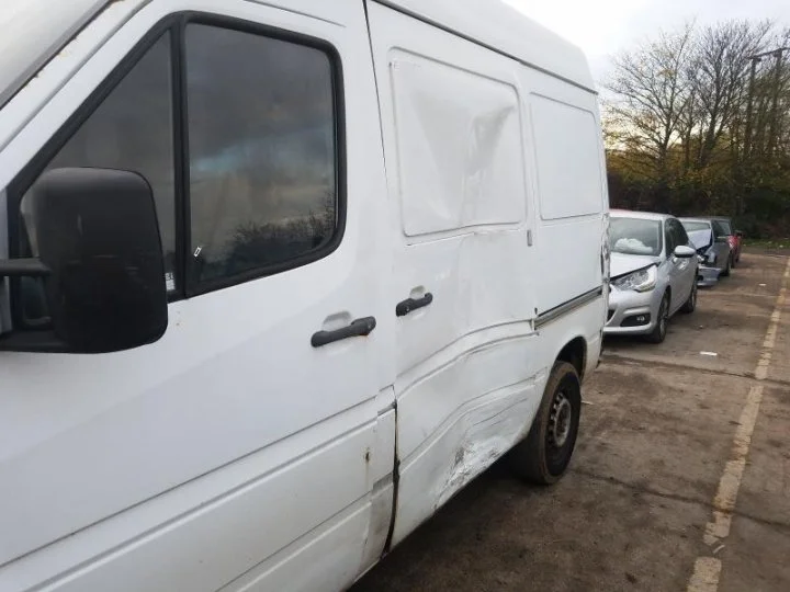 Продажа Mercedes-Benz Sprinter 2.2D (109Hp) (611.981) RWD MT по запчастям