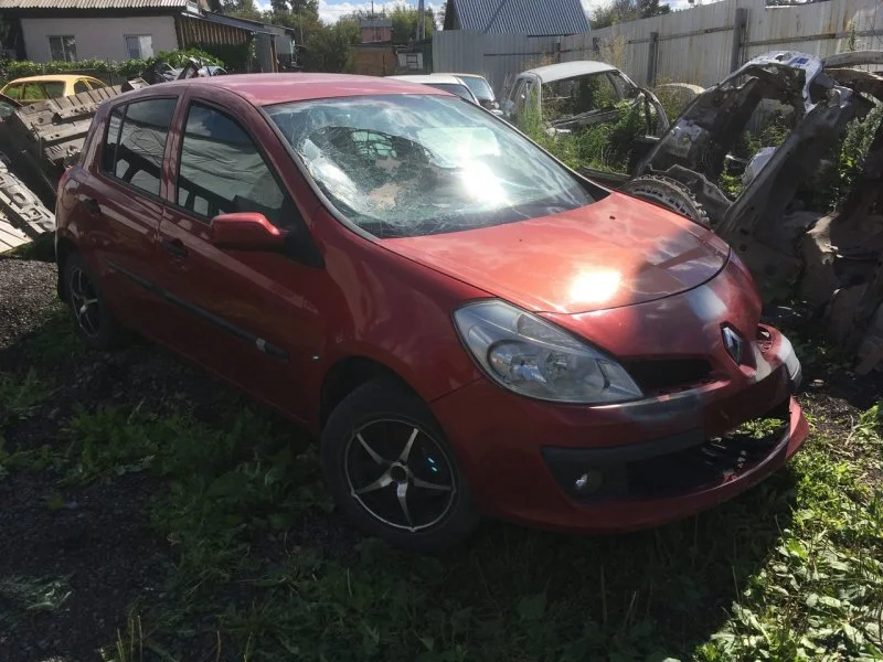 Продажа Renault Clio 1.4 (98Hp) (K4J 780) FWD MT по запчастям