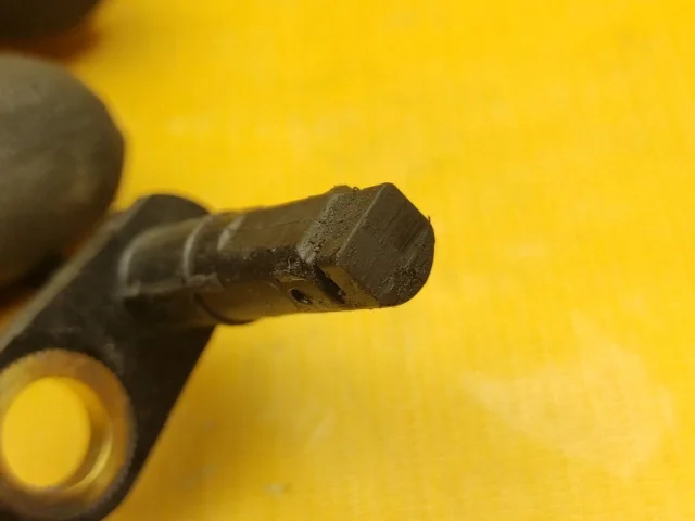 Датчик ABS передний правый для Mercedes-Benz E class W211 2002-2009 на фотографиях