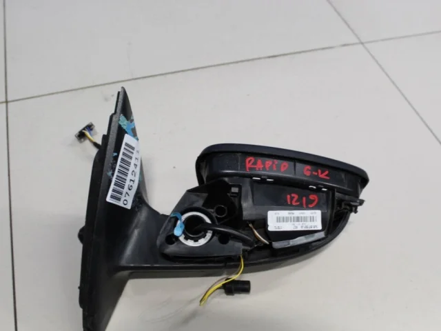 Зеркала для Skoda Rapid II 2020+ на фотографиях