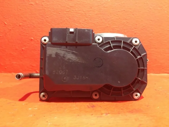 Дроссельная заслонка для Toyota RAV4 XA30 2005-2012 на фотографиях