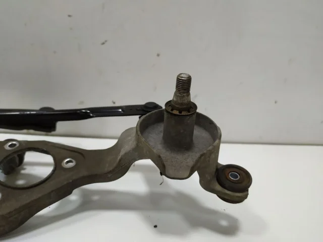 Трапеция стеклоочистителей для Hyundai Solaris 2 (2017-2022) на фотографиях