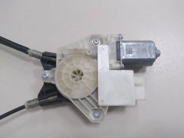 Стеклоподъемник задний левый для Skoda Rapid I NH3 2012-2017 на фотографиях
