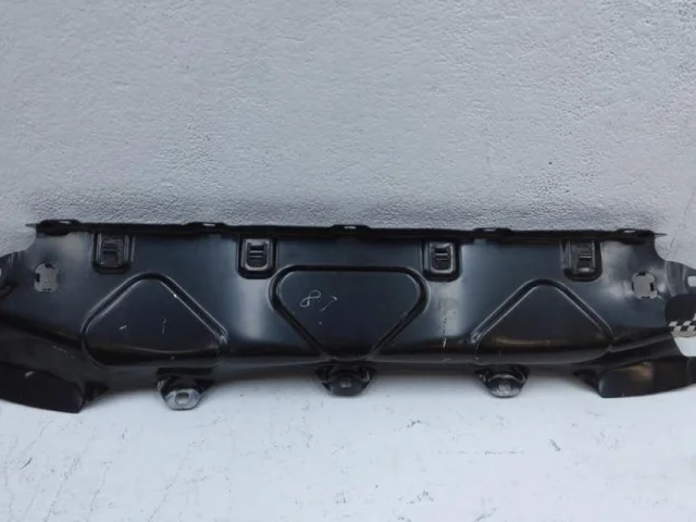 Панель радиатора (телевизор) для BMW X5 G05 2018+ на фотографиях