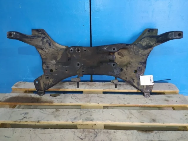 Подрамник двигателя для Mitsubishi Outlander II CW0W 2005-2012 на фотографиях