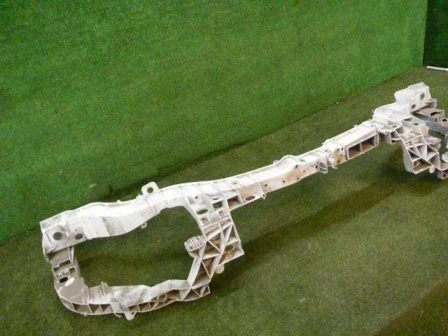 Панель радиатора (телевизор) для Ford Kuga CBS 2013-2016 на фотографиях