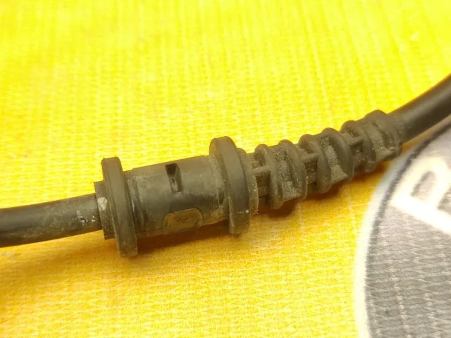 Датчик ABS передний правый для Mercedes-Benz E class W211 2002-2009 на фотографиях