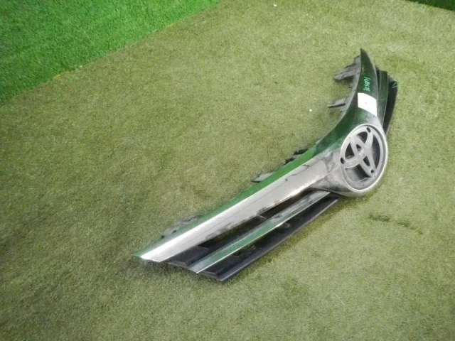 Решетка радиатора для Toyota Corolla E180 rest (RU) 2016-2019 на фотографиях