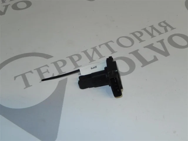 Датчик массового расхода воздуха для Volvo C30 MK 2006-2013 на фотографиях
