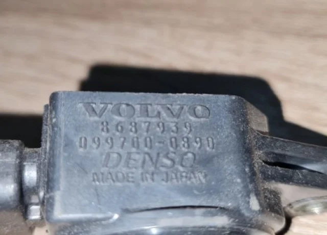 Катушка зажигания для Volvo XC90 I C 2002-2014 на фотографиях
