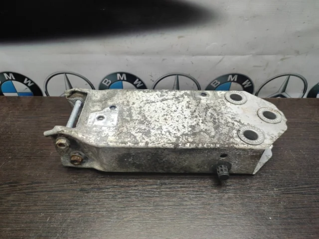 Кронштейн заднего бампера левый для BMW 5er Ф10 2010-2013 на фотографиях