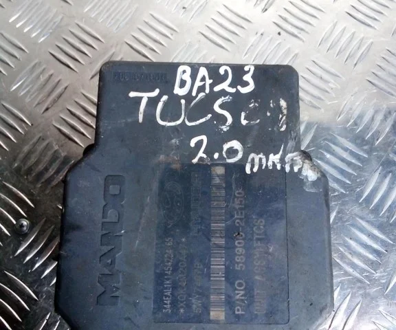 Блок ABS для Hyundai Tucson JM 2004-2009 на фотографиях