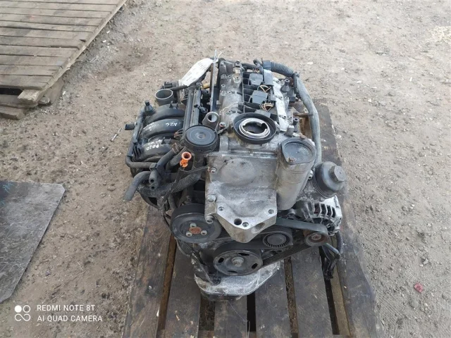 Двигатель без навесного для Volkswagen Polo IV Седан (9N2) 2003-2005 на фотографиях
