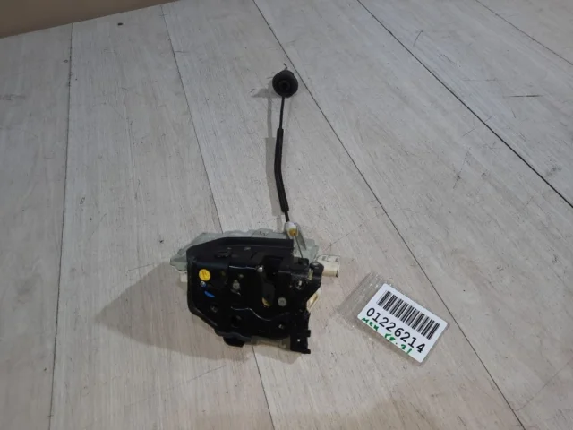 Замок задней левой двери для Audi Q5 8R 2008-2016 на фотографиях