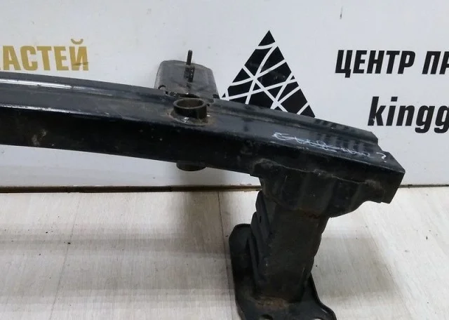 Усилитель бампера передний верхний для Hyundai i40 1 Седан 2011-2015 на фотографиях