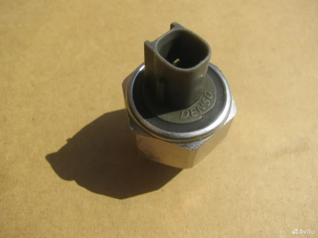 Датчик детонации для Toyota Alphard H10 2002-2008 на фотографиях