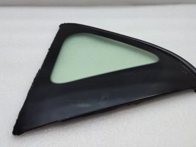 Форточка задняя левая для Toyota RAV4 XA30 2005-2012 на фотографиях