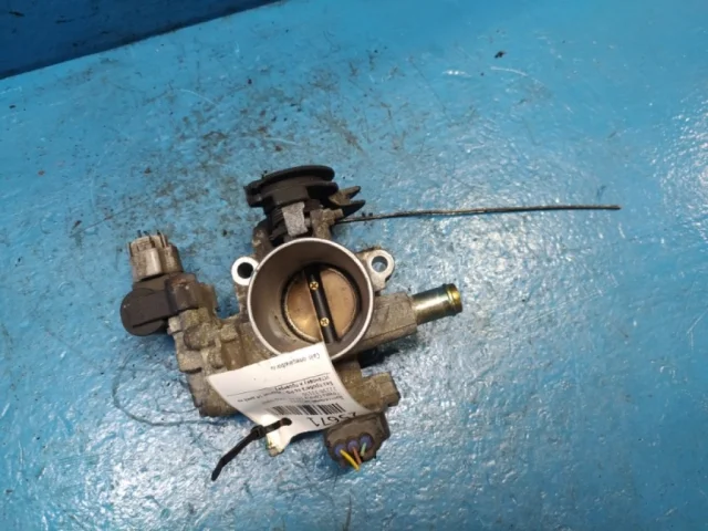 Дроссельная заслонка для Toyota Corolla E120/E130 Седан 2000-2007 на фотографиях