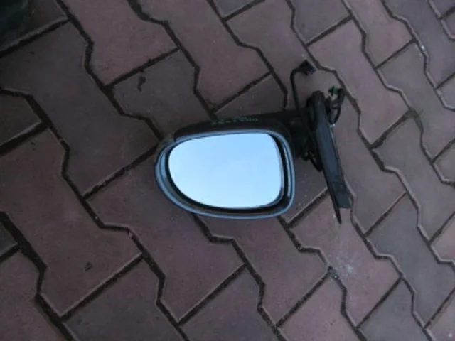 Зеркало боковое левое для Volkswagen Passat (B6, Typ 3C) 2005-2010 на фотографиях