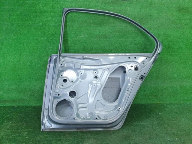 Дверь (в сборе) задняя правая для Skoda Rapid II 2020+ на фотографиях