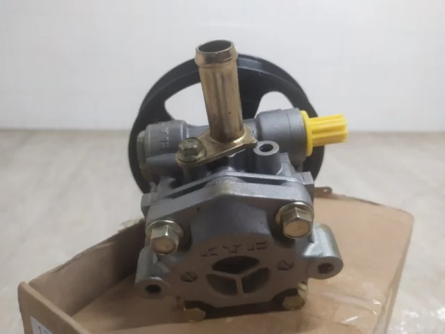 Насос ГУР для Mitsubishi Outlander 1 CU0W 2002-2009 на фотографиях